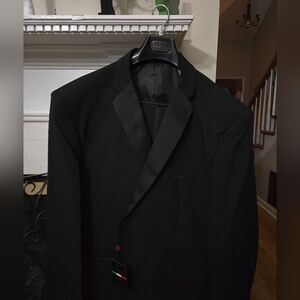 60R Black Tuxedo w/ Matching Pants